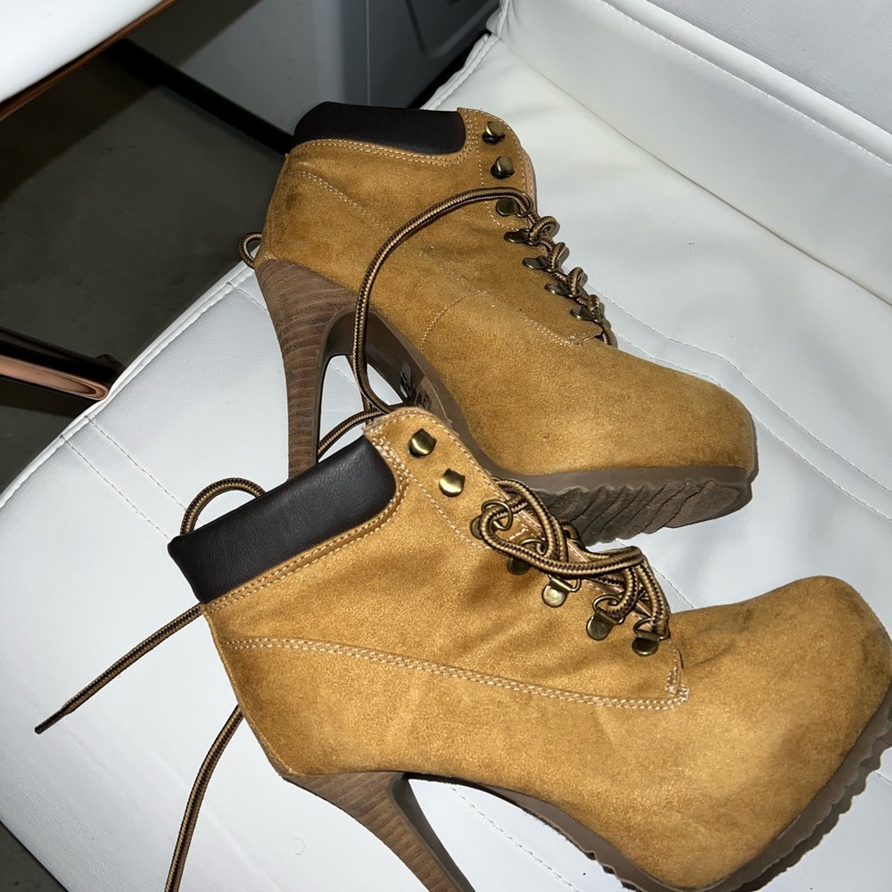 Women's SHI By Journeys Boots in size 8.5 US